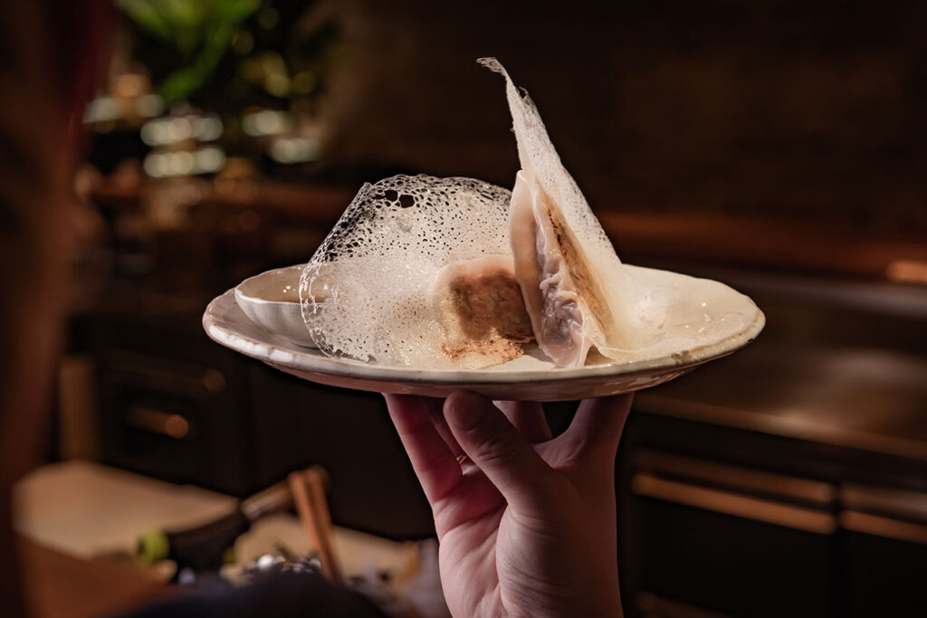 Kakurega Budapest, a hidden Japanese-inspired restaurant in the heart of the city, offering seasonal cuisine, elegant design, and a unique dining experience